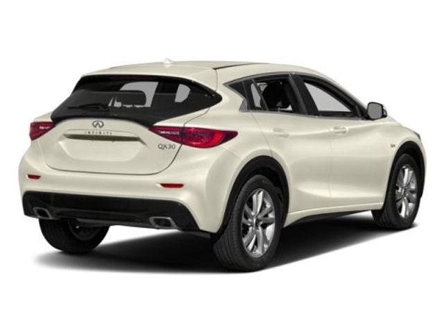 2017 INFINITI QX30 Premium