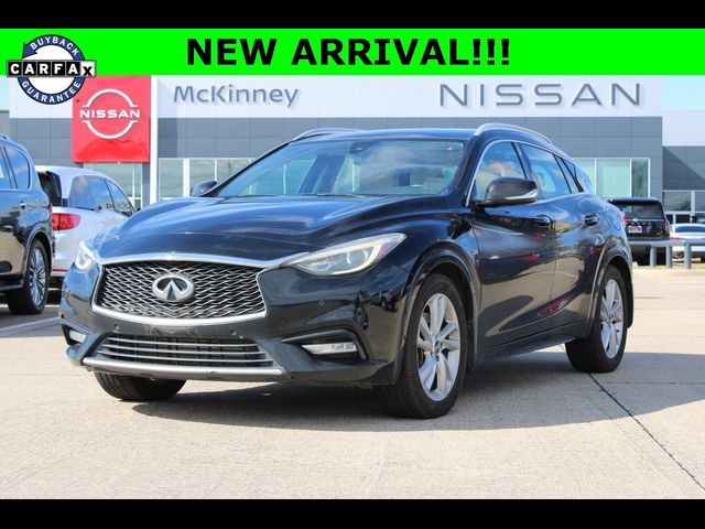 2017 INFINITI QX30 Premium