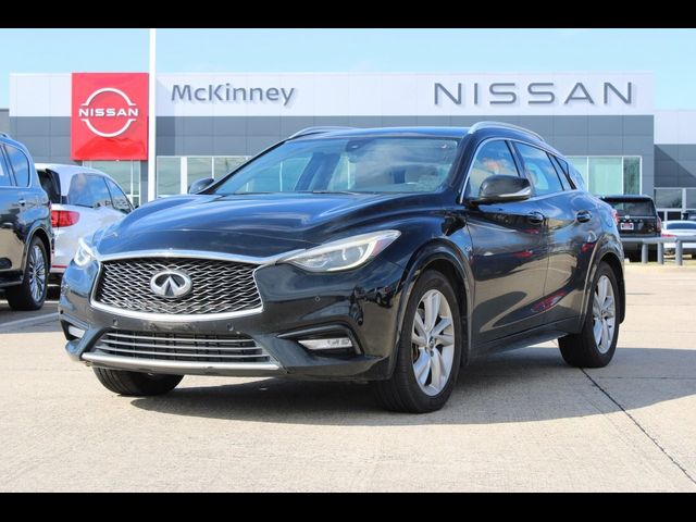 2017 INFINITI QX30 Premium