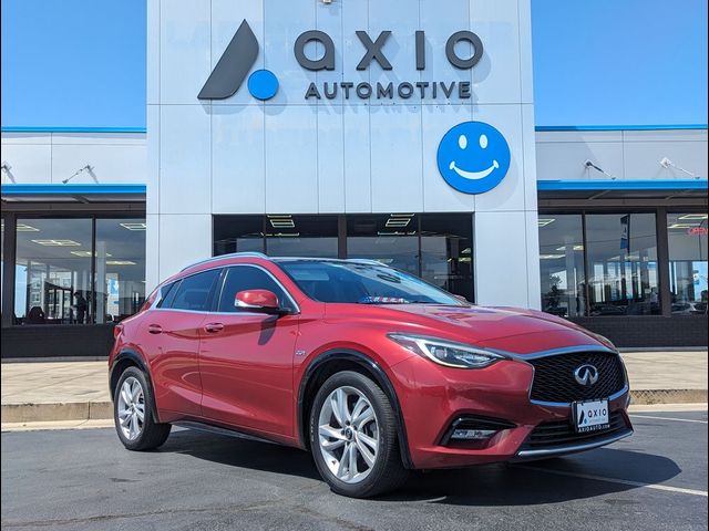 2017 INFINITI QX30 Premium