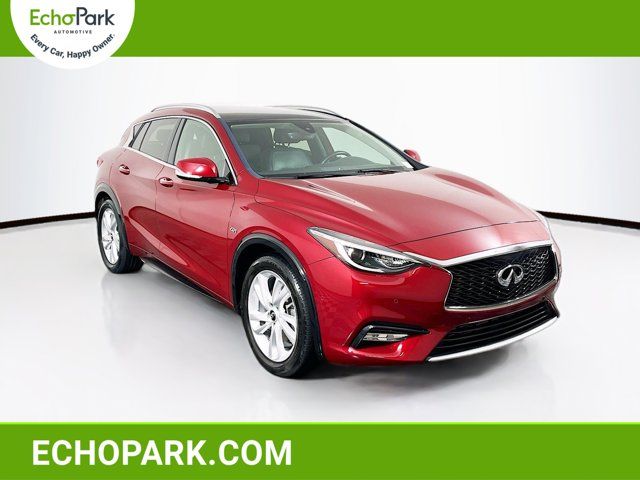 2017 INFINITI QX30 Premium