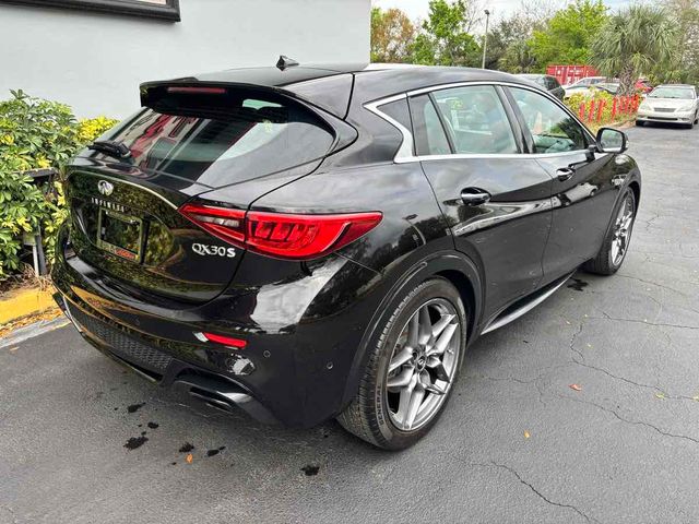 2017 INFINITI QX30 Base