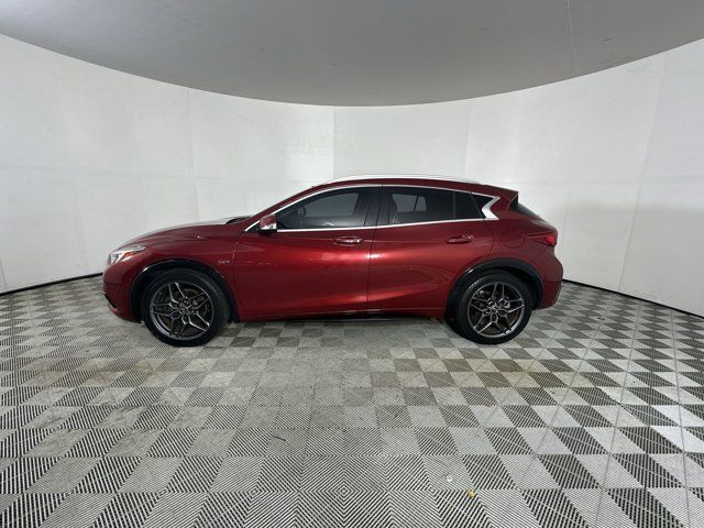 2017 INFINITI QX30 Premium