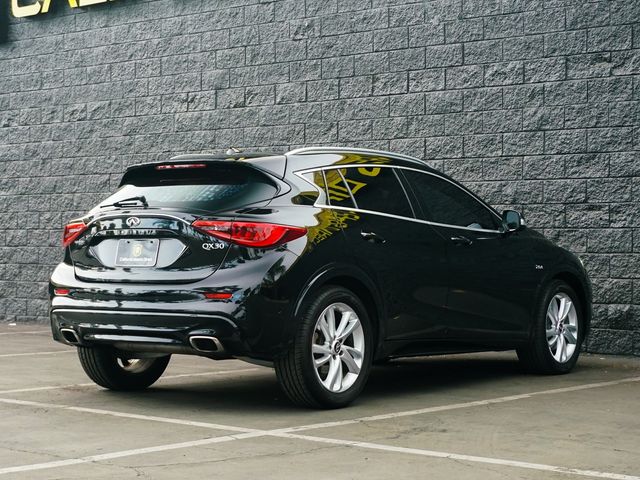 2017 INFINITI QX30 Premium