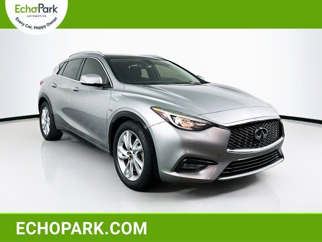 2017 INFINITI QX30 Premium