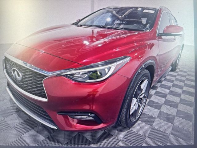 2017 INFINITI QX30 Premium