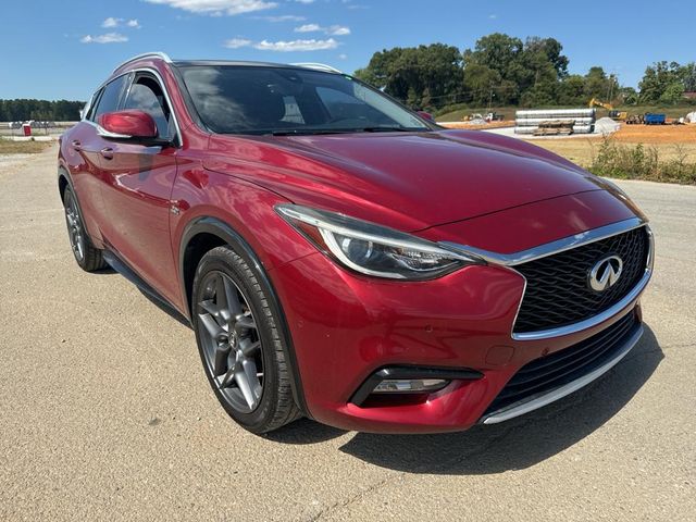 2017 INFINITI QX30 Premium