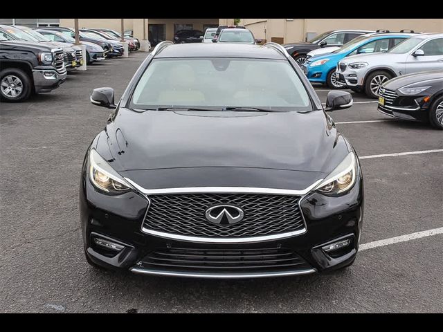 2017 INFINITI QX30 Premium