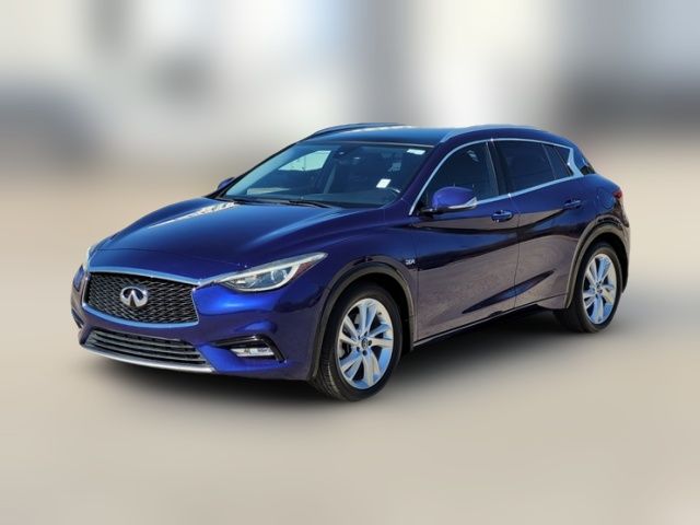 2017 INFINITI QX30 Premium