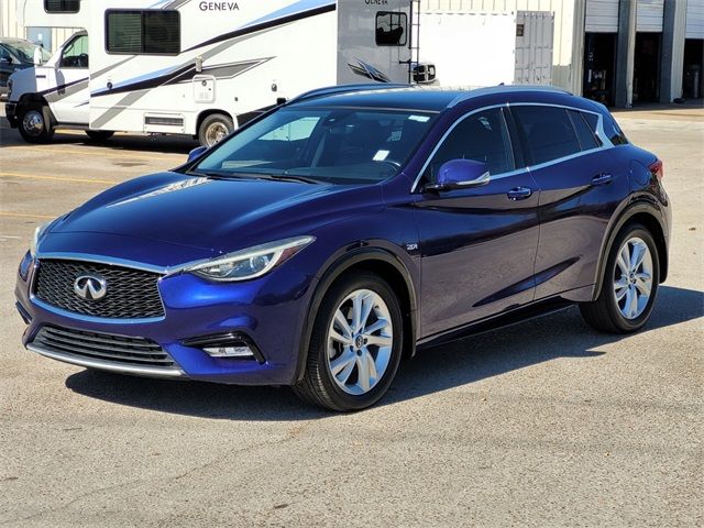 2017 INFINITI QX30 Premium