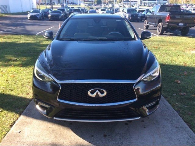 2017 INFINITI QX30 Premium