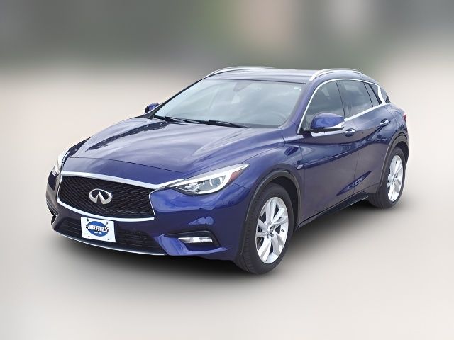 2017 INFINITI QX30 Premium