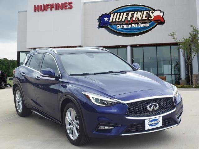 2017 INFINITI QX30 Premium