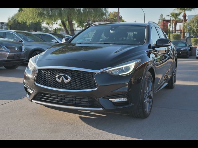 2017 INFINITI QX30 Premium