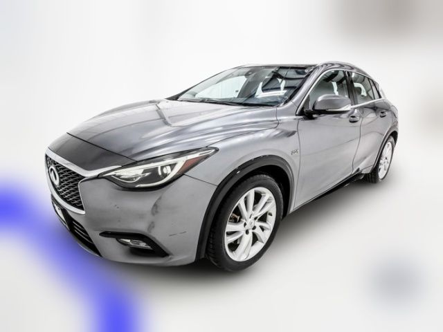 2017 INFINITI QX30 Premium