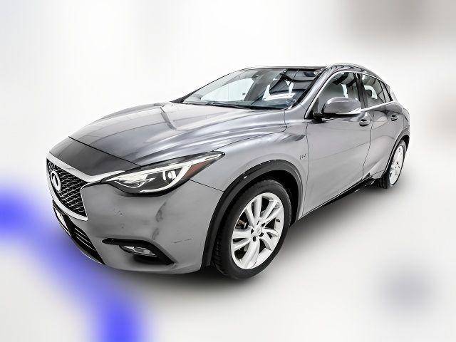 2017 INFINITI QX30 Premium