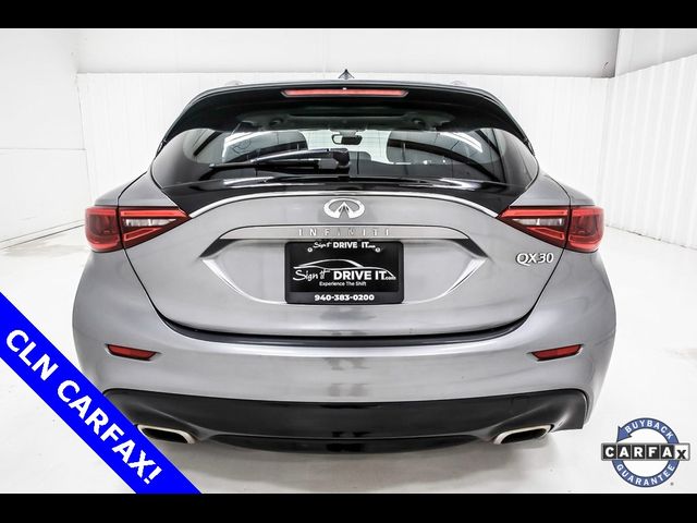 2017 INFINITI QX30 Premium