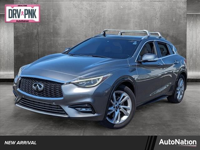 2017 INFINITI QX30 Premium