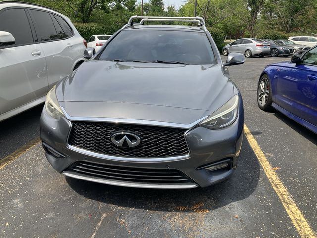 2017 INFINITI QX30 Premium