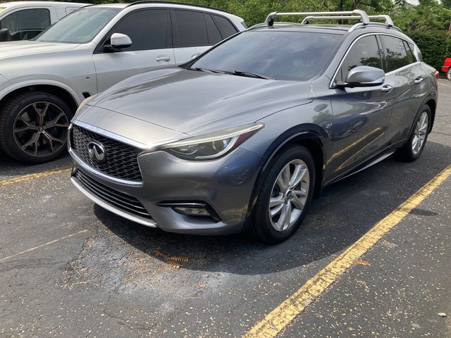 2017 INFINITI QX30 Premium