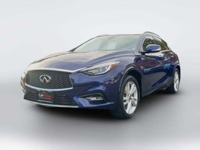 2017 INFINITI QX30 Premium