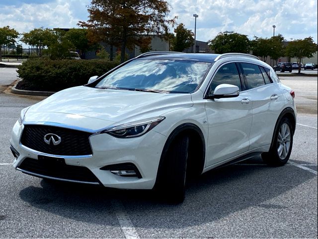 2017 INFINITI QX30 Premium