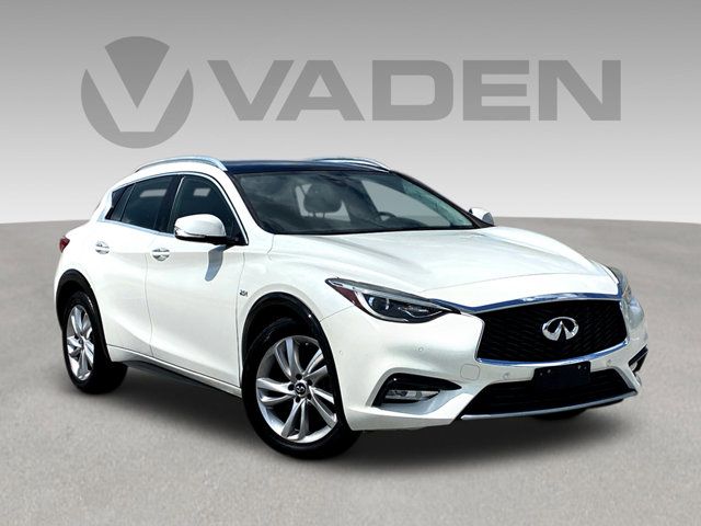 2017 INFINITI QX30 Premium