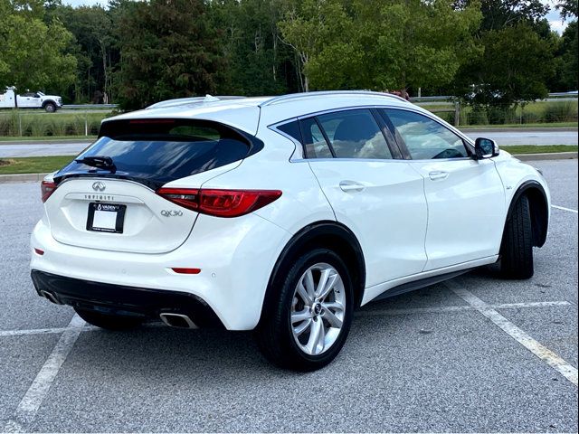 2017 INFINITI QX30 Premium