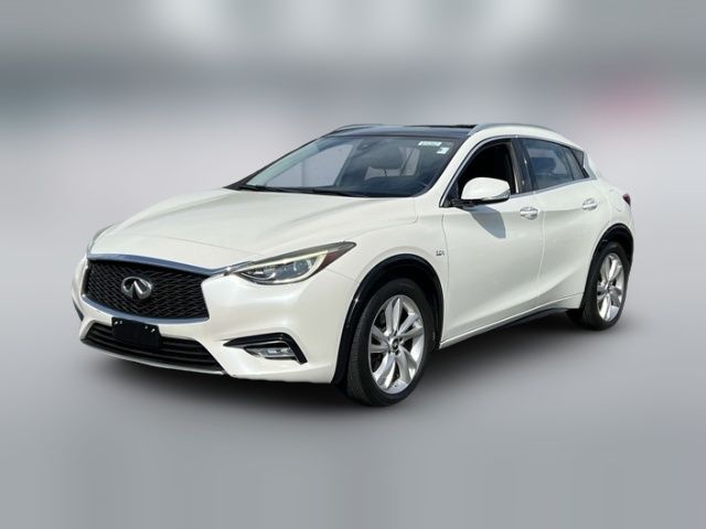 2017 INFINITI QX30 Premium