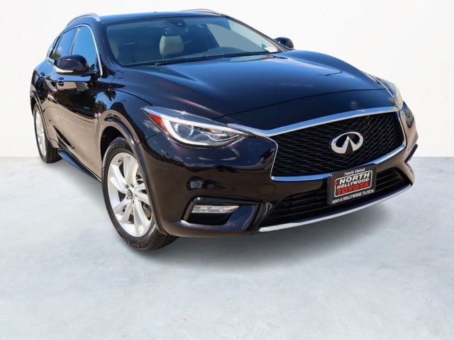 2017 INFINITI QX30 Premium