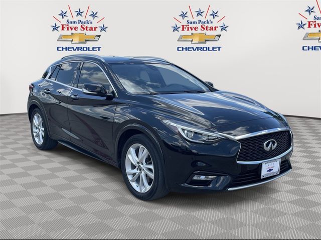 2017 INFINITI QX30 Premium