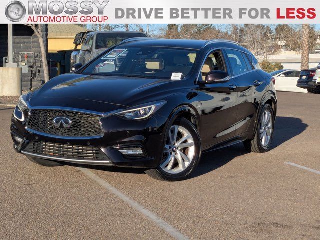 2017 INFINITI QX30 Premium