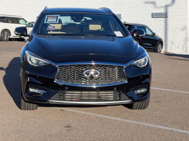 2017 INFINITI QX30 Premium