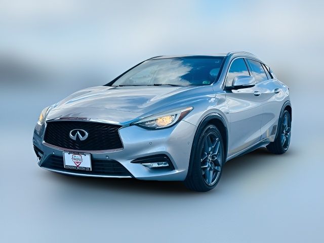 2017 INFINITI QX30 Premium