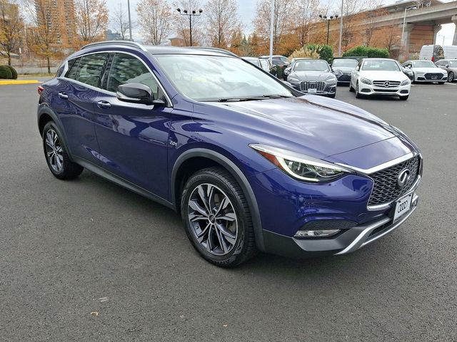 2017 INFINITI QX30 Premium