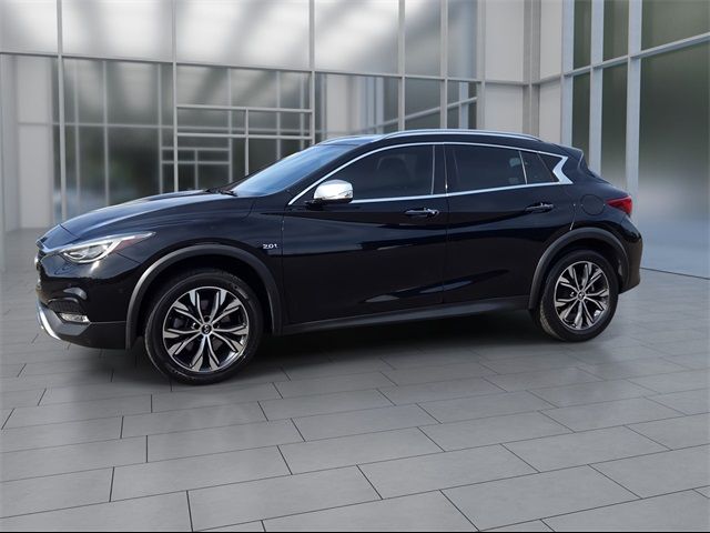 2017 INFINITI QX30 Premium