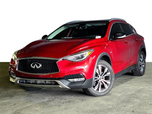 2017 INFINITI QX30 Premium