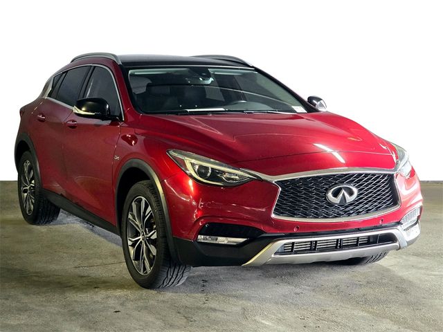 2017 INFINITI QX30 Premium