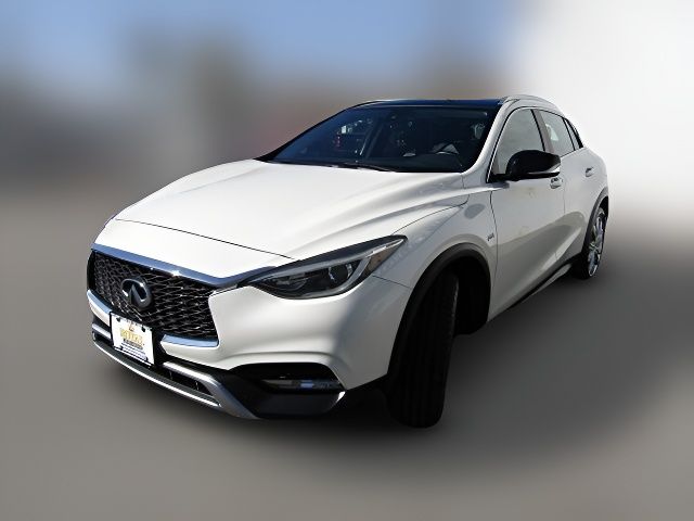 2017 INFINITI QX30 Premium