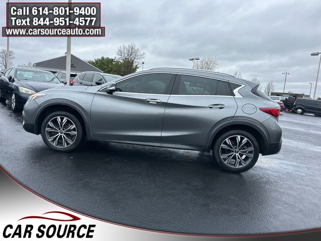 2017 INFINITI QX30 Premium