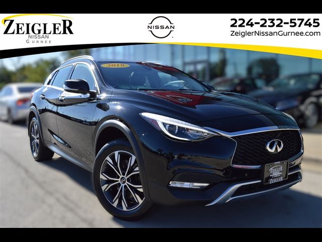 2017 INFINITI QX30 Premium