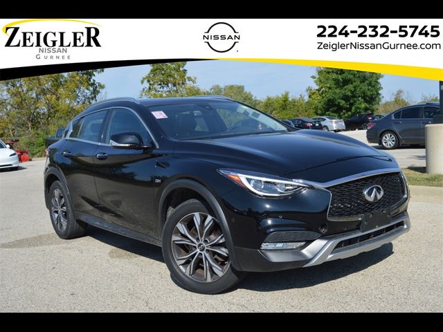 2017 INFINITI QX30 Premium