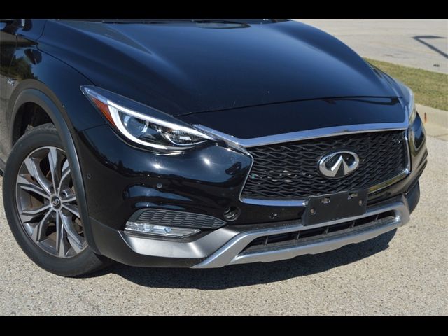 2017 INFINITI QX30 Premium