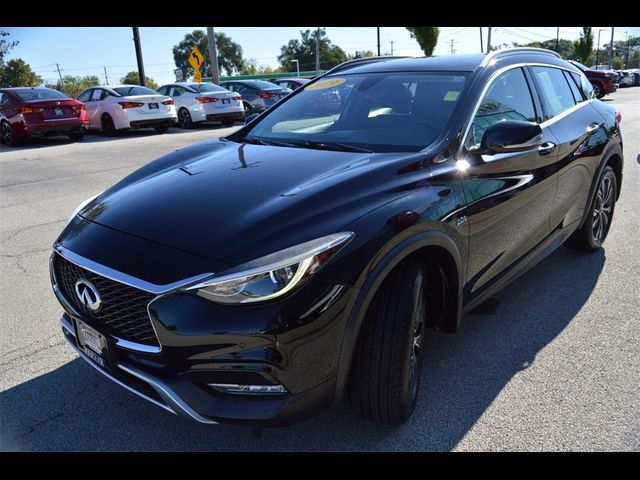 2017 INFINITI QX30 Premium