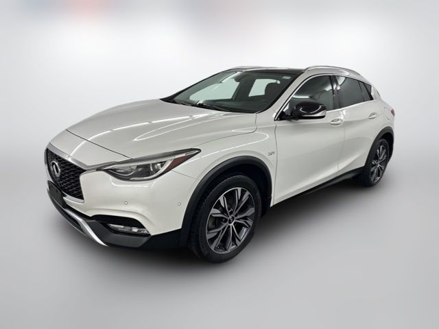 2017 INFINITI QX30 Premium