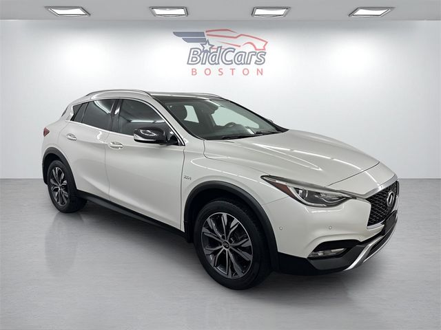 2017 INFINITI QX30 Premium