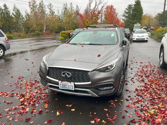 2017 INFINITI QX30 Premium