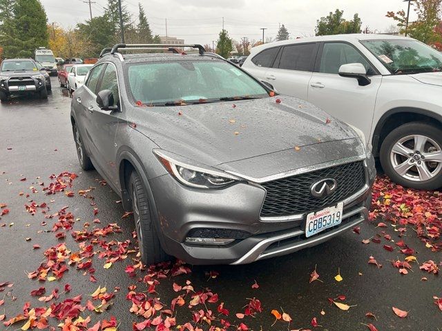 2017 INFINITI QX30 Premium