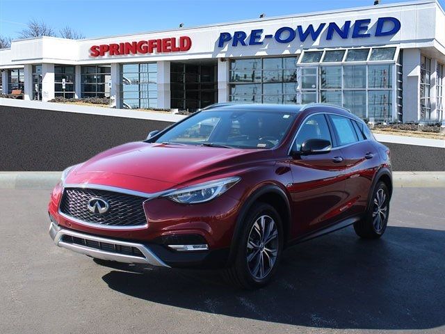 2017 INFINITI QX30 Premium