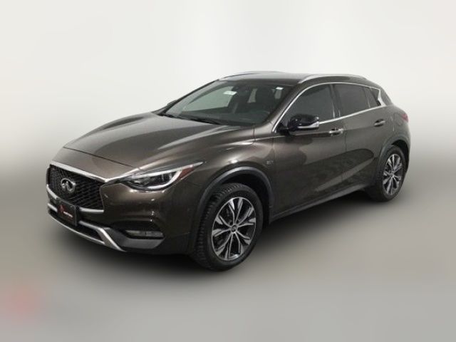 2017 INFINITI QX30 Premium